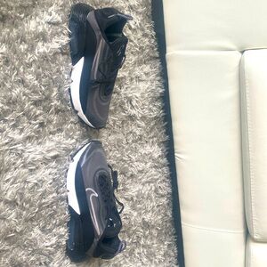 Women’s Nike sneakers